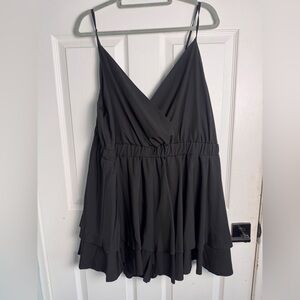 SHEIN Black Curve Jumper (shorts)